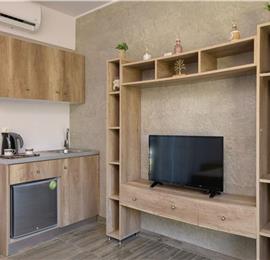 4 bedroom villa with pool, Chalikounas, sleeps 8